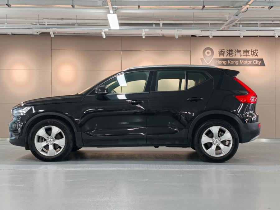 XC40 T4 MOMENTUM - Image 2
